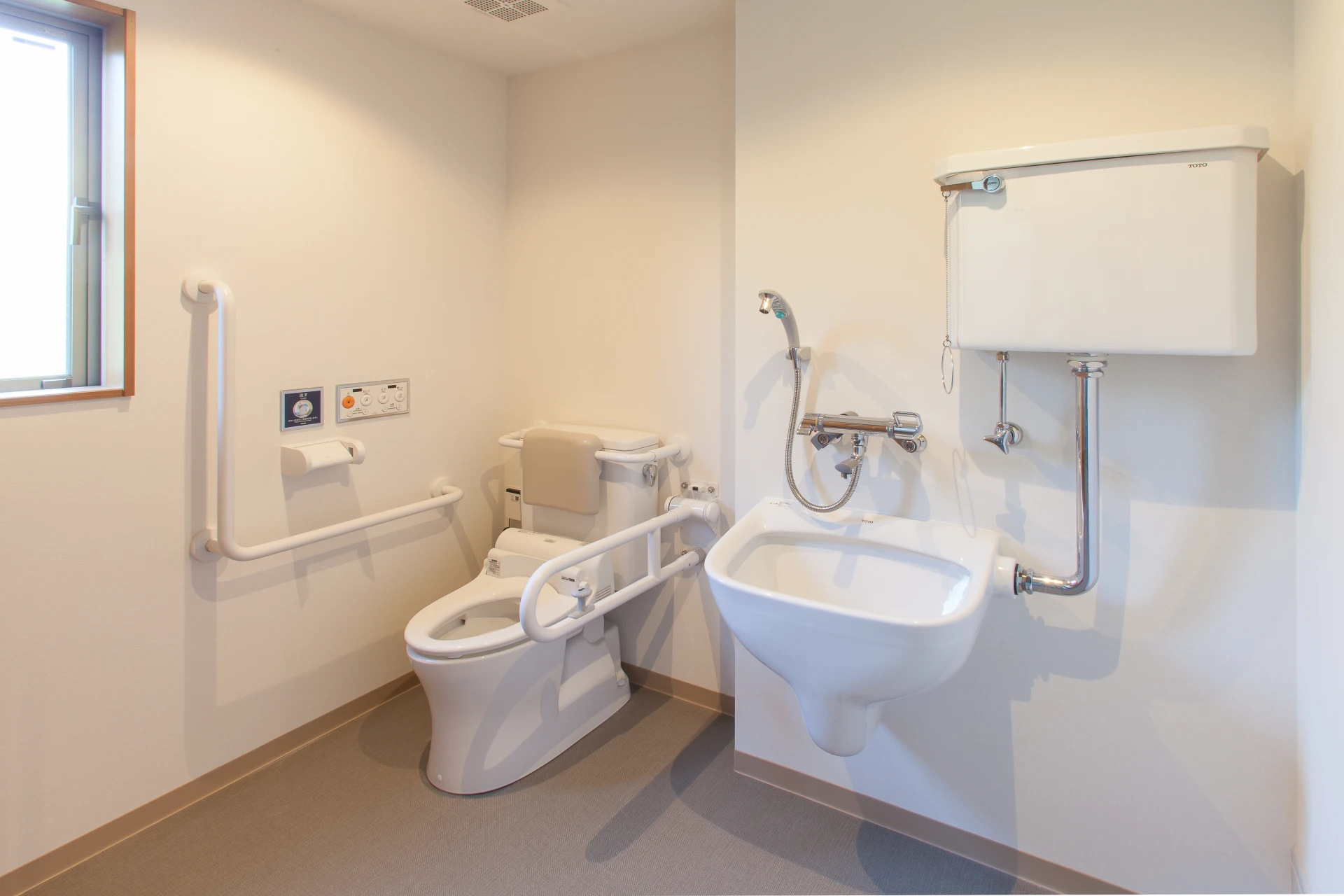 多目的トイレ